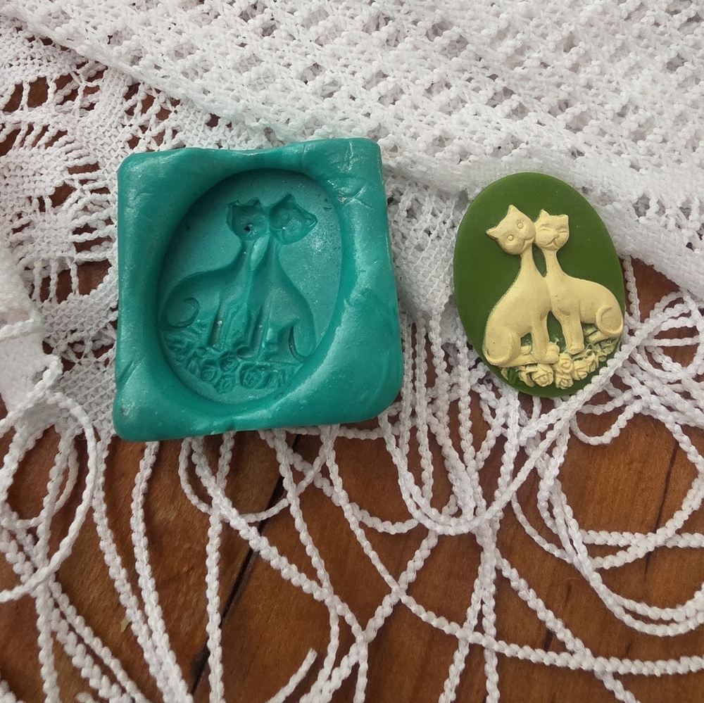 Two Cats Cameo Mold, Jewelry Making For Resin / Polymer Clay